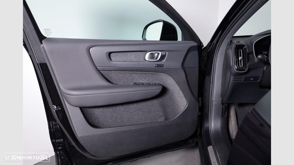 Volvo EC40 82 kWh Single Motor Extended Range Black Edition - 18