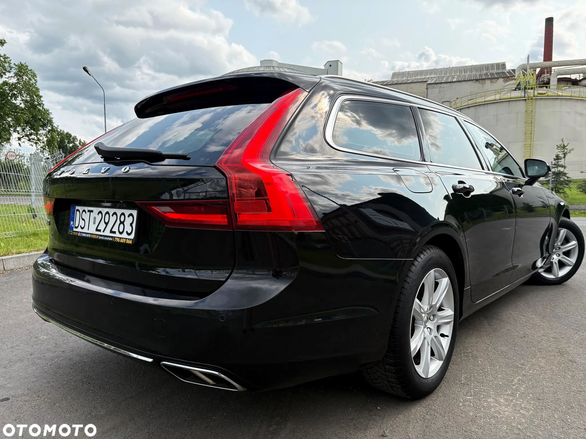 Volvo V90 D3 Momentum Pro - 4