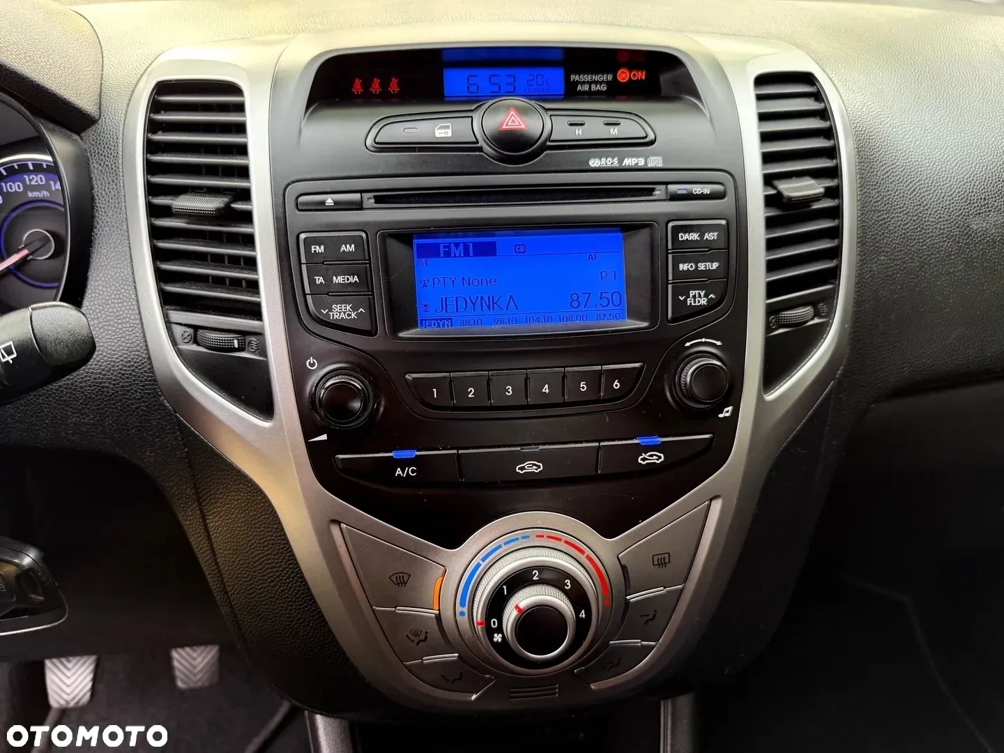 Hyundai ix20 1.4 blue Comfort - 14