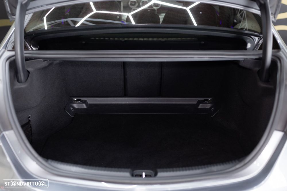 Mercedes-Benz C 300 e AMG Line - 8