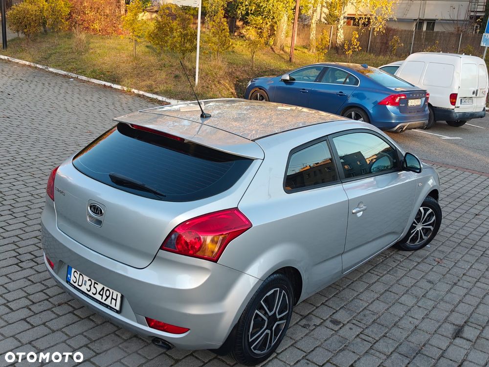Kia Ceed - 13