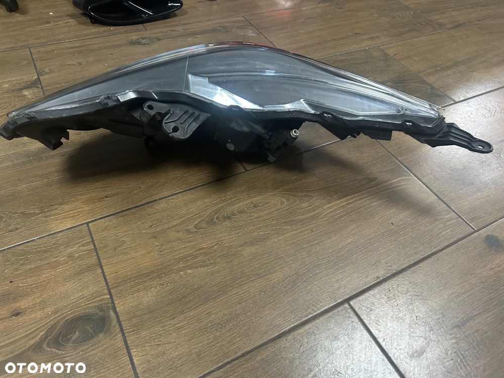 AYGO II LIFT 18- LAMPA PRZOD PRAWA IGLA ORG - 3