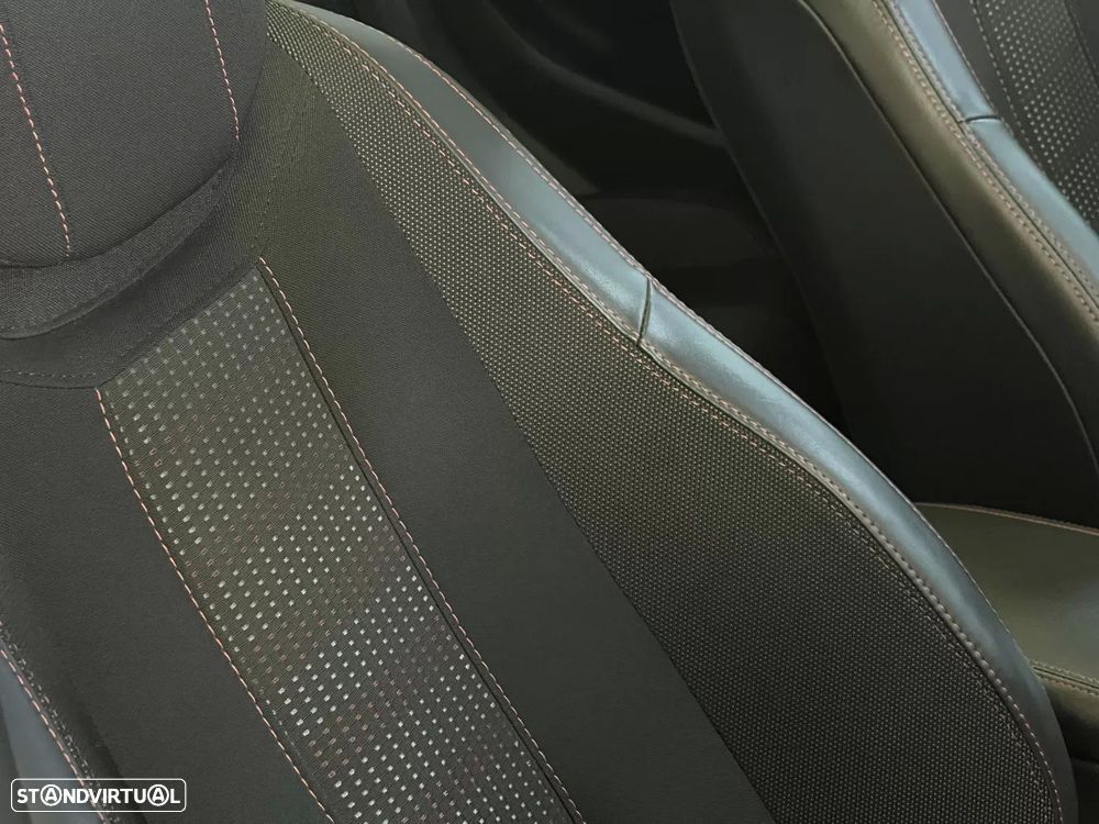 Peugeot 308 1.2 PureTech GT Line - 35