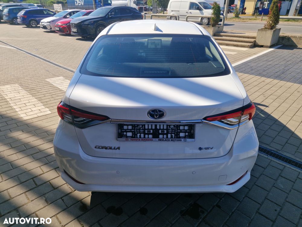 Toyota Corolla 1.8 HSD Business - 8