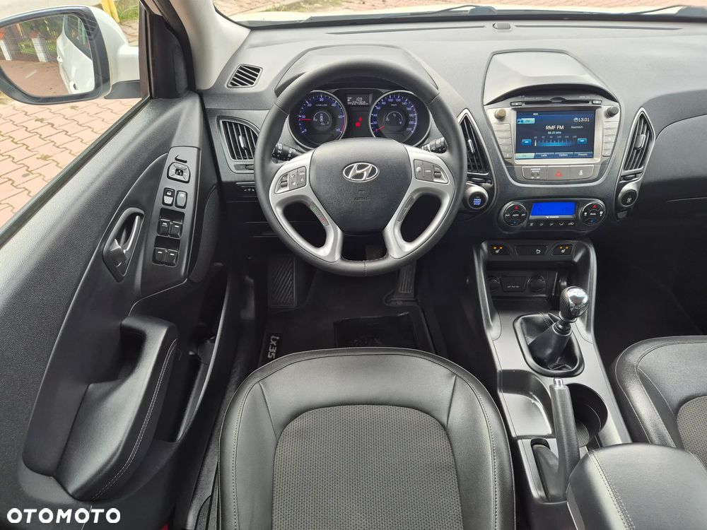 Hyundai ix35 1.7 CRDi 2WD blue Finale Gold - 20