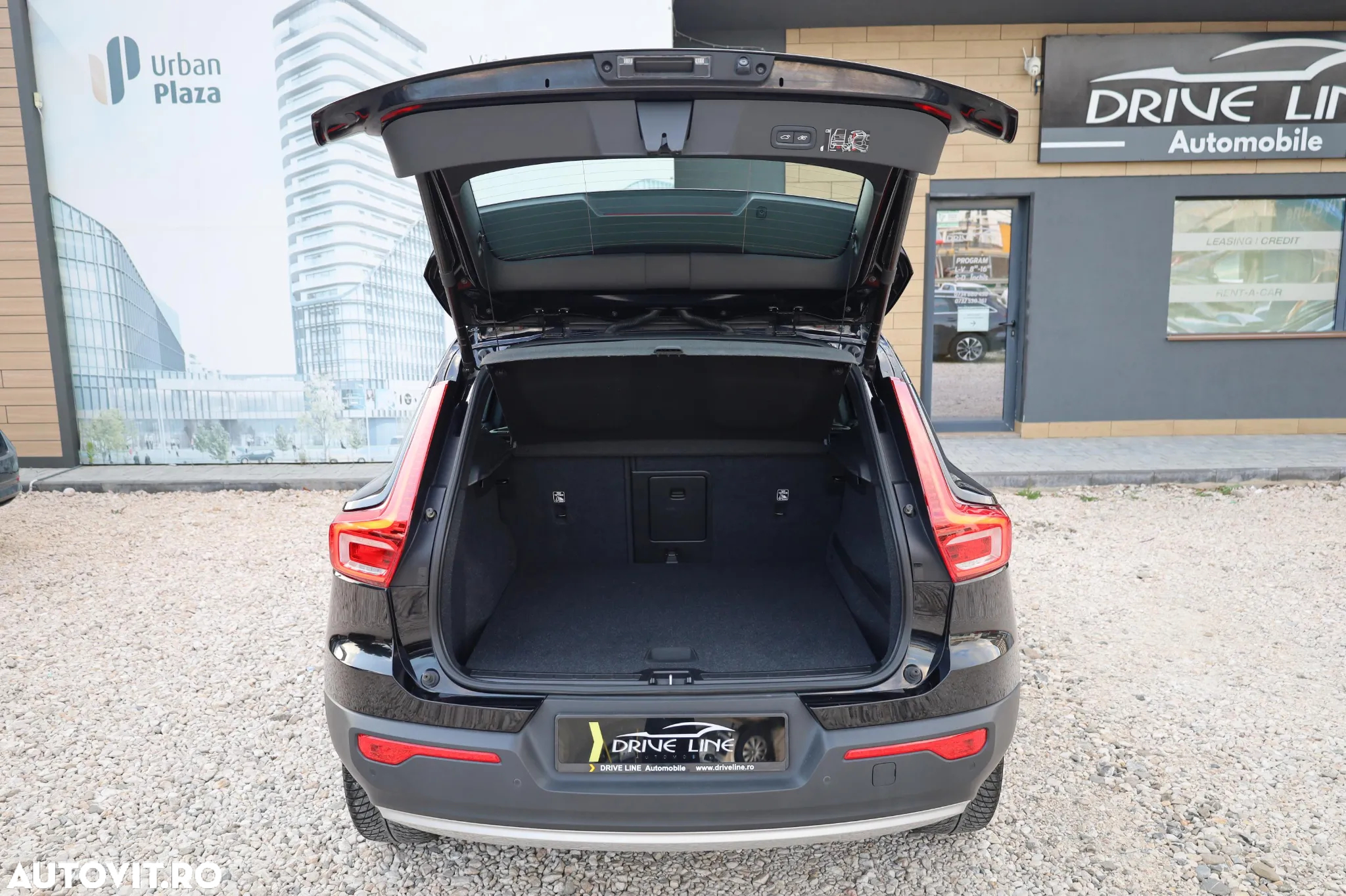 Volvo XC 40 T2 AT8 Momentum - 24