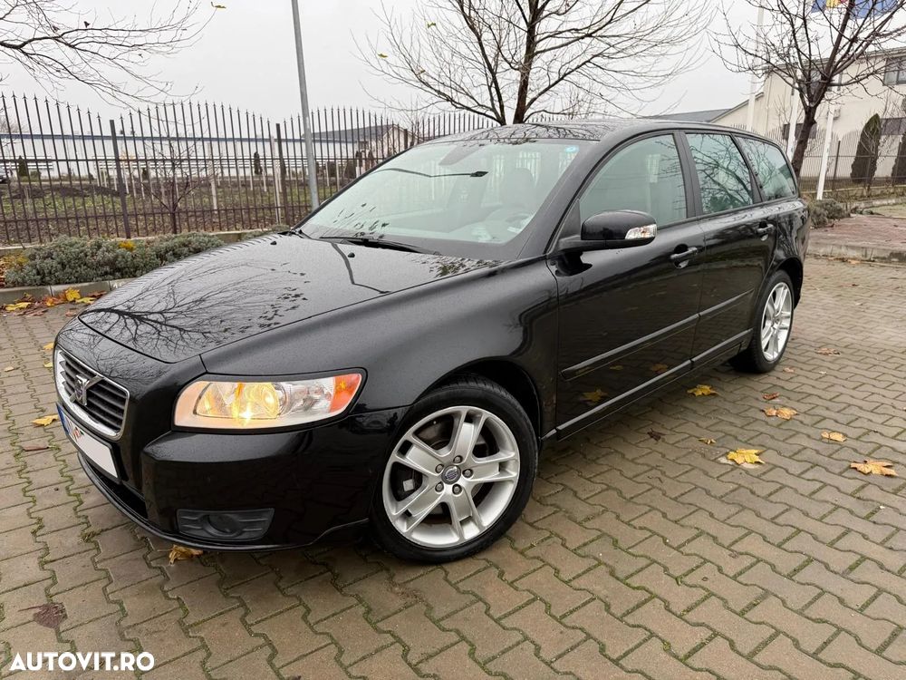 Volvo V50 - 1