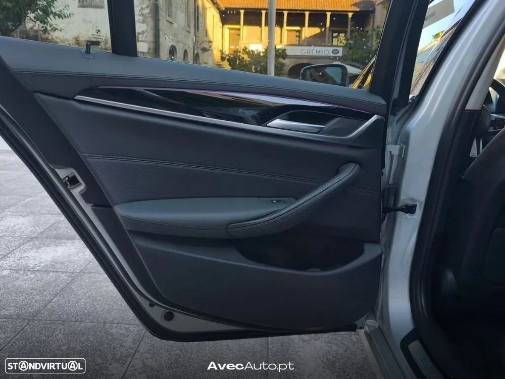 BMW 530 e iPerformance - 35