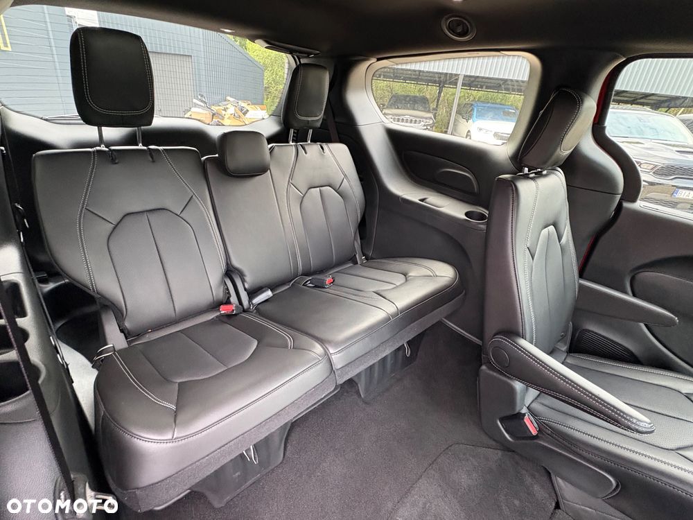 Chrysler Pacifica - 19