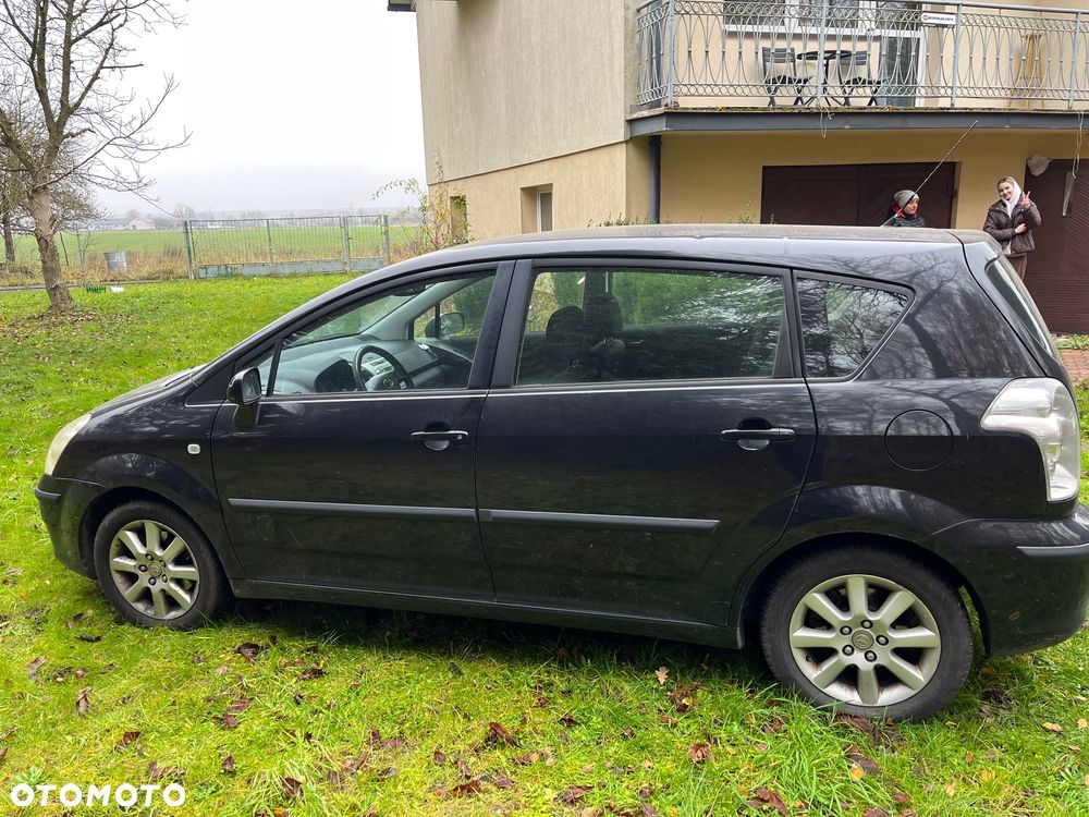 Toyota Corolla Verso - 3
