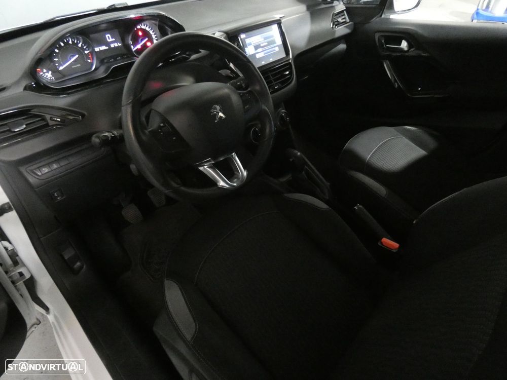 Peugeot 208 1.2 PureTech Style - 6