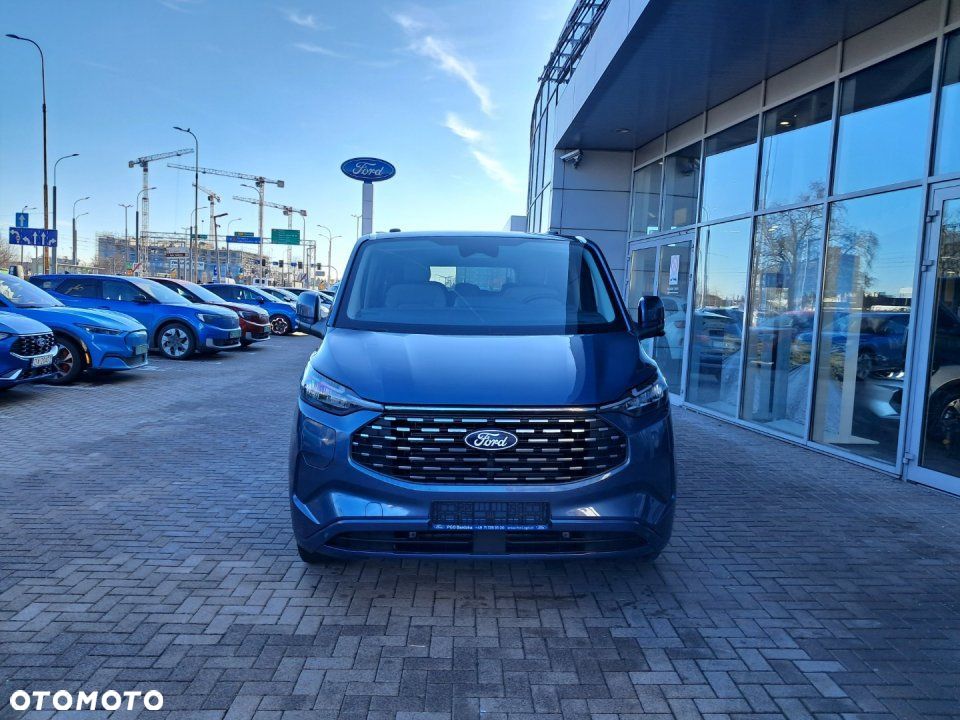 Ford Tourneo Custom - 8