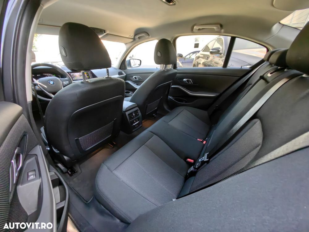 BMW Seria 3 330e iPerformance Advantage - 9