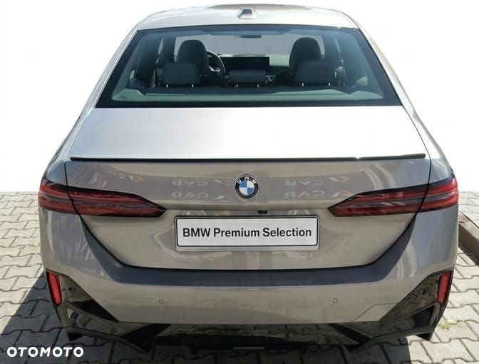 BMW Seria 5 2024 photo 5