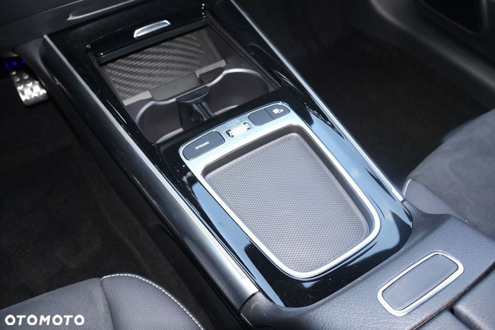 Mercedes-Benz GLA - 17