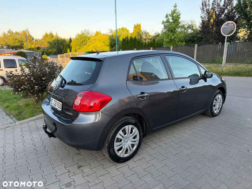 Toyota Auris 1.6 VVT-i Executive - 11