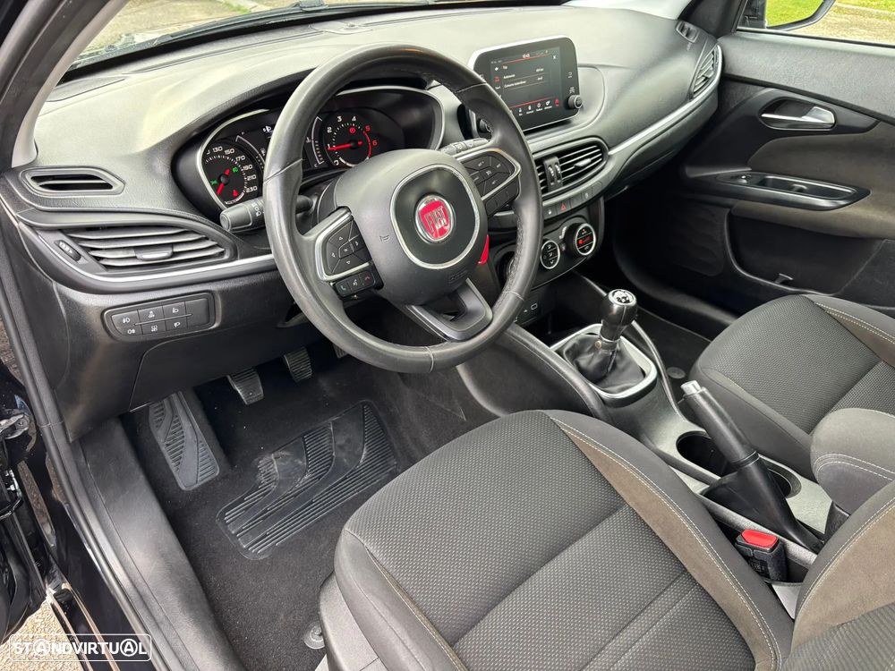 Fiat Tipo Station Wagon 1.3 M-Jet Lounge - 19