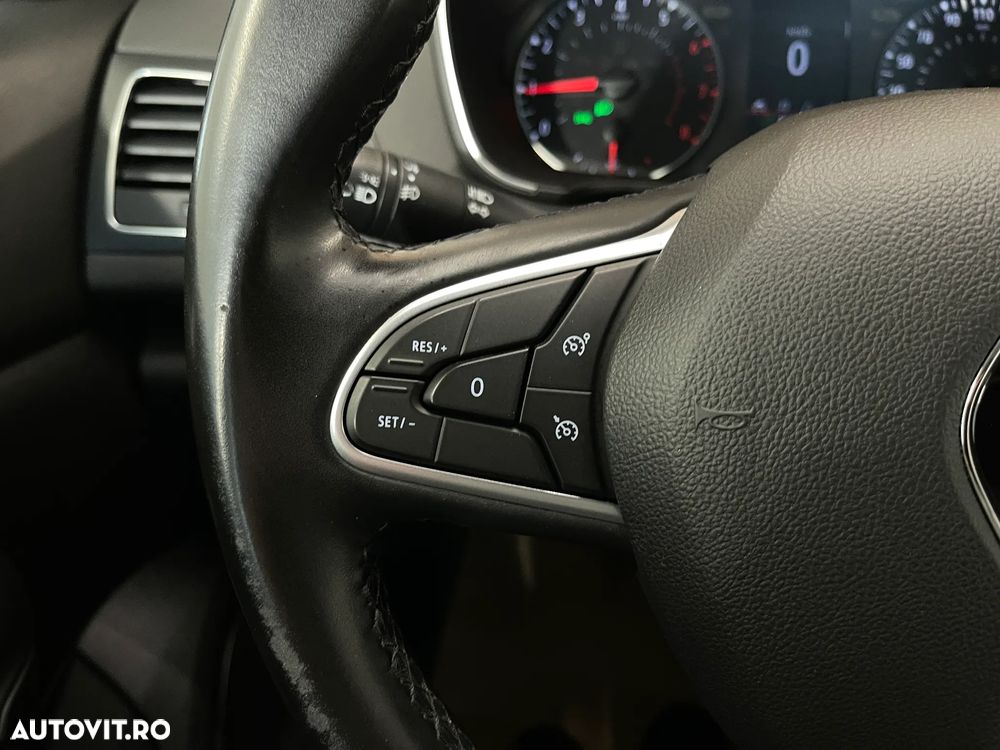 Renault Megane TCe EDC Zen - 19