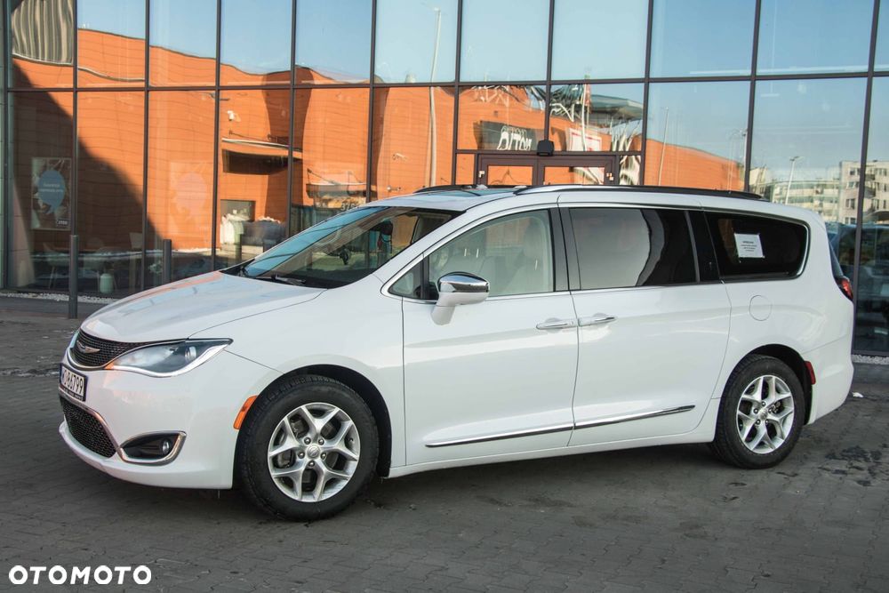 Chrysler Pacifica - 20