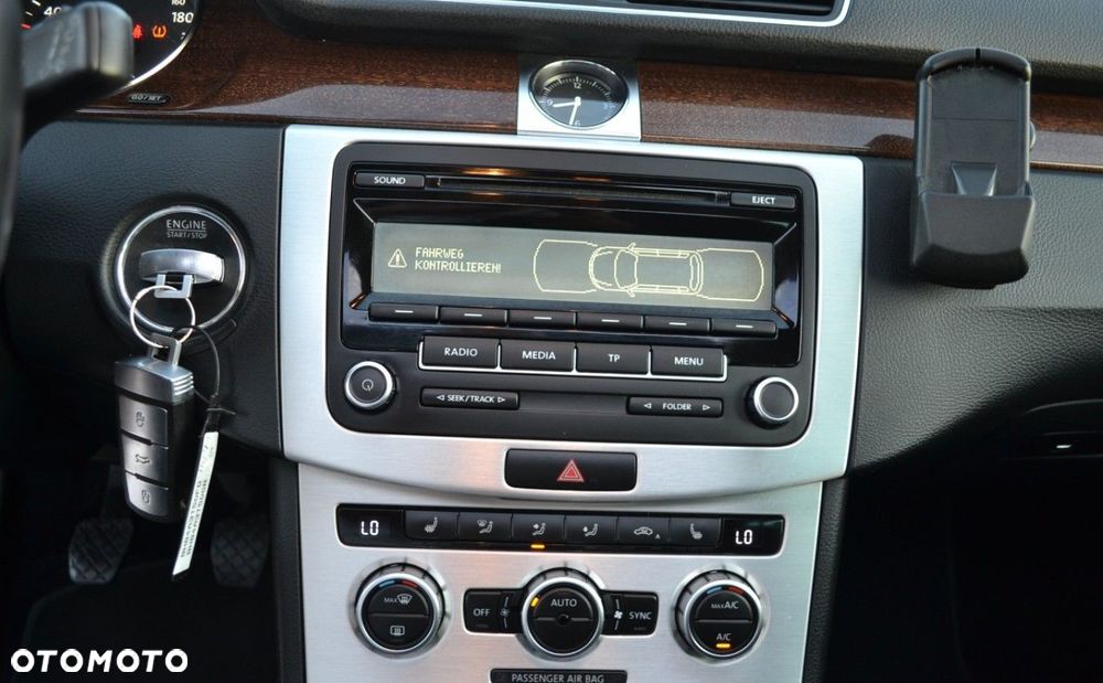 Volkswagen Passat - 24