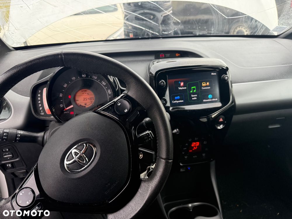 Toyota Aygo x-clusiv - 6