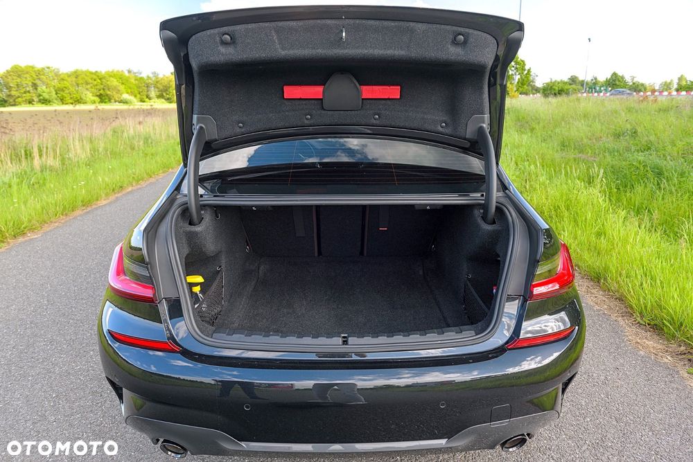 BMW Seria 3 320d xDrive mHEV M Sport - 8