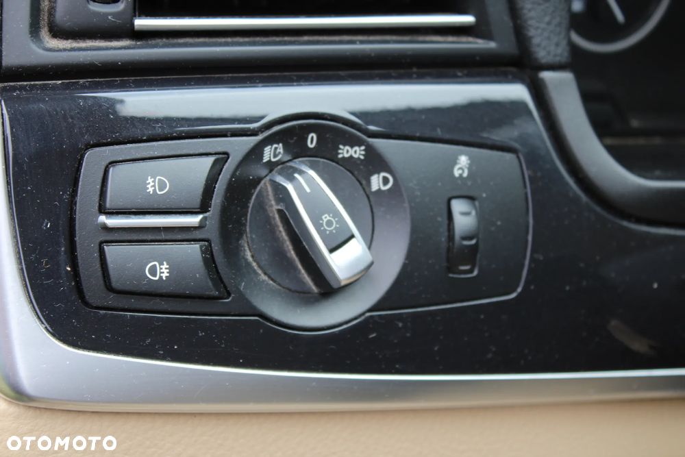 BMW Seria 5 520d Sport Line - 11