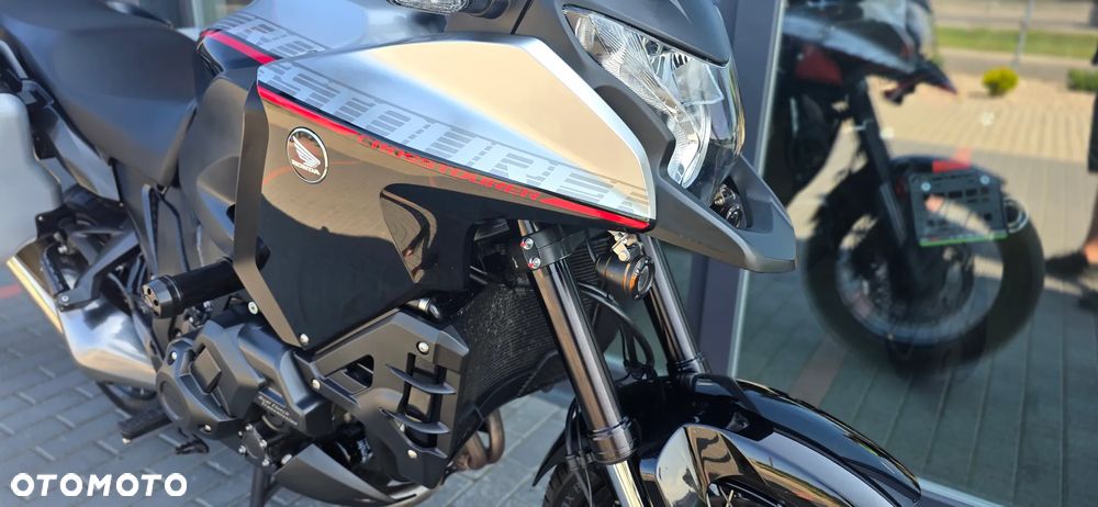 Honda VFR - 8