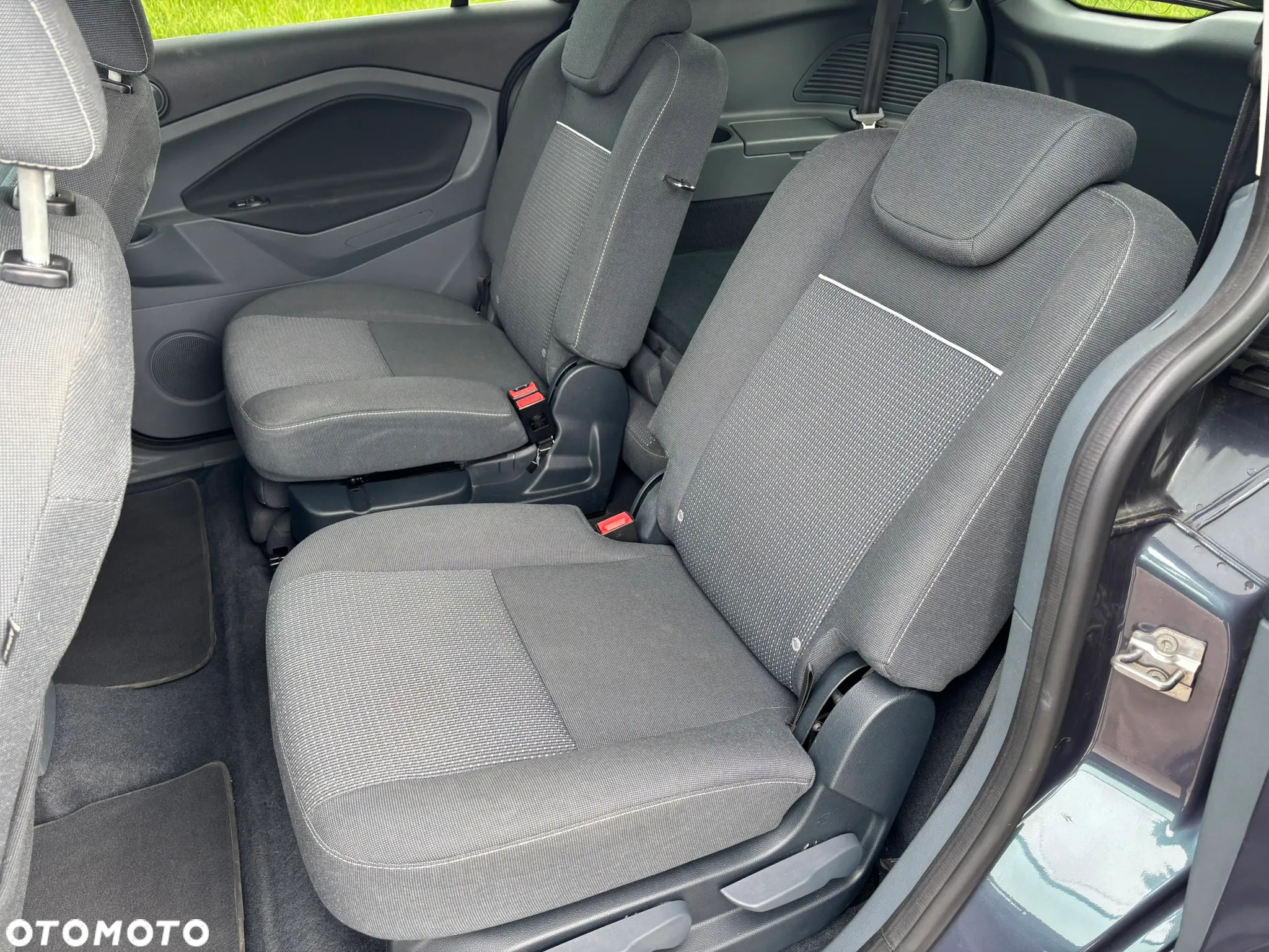Ford Grand C-MAX 1.6 TDCi Start-Stop-System Champions Edition - 10