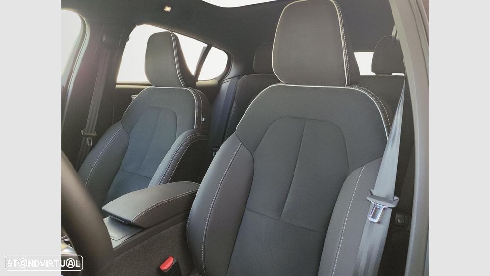 Volvo EC40 82 kWh Twin Motor Performance Black Edition - 11