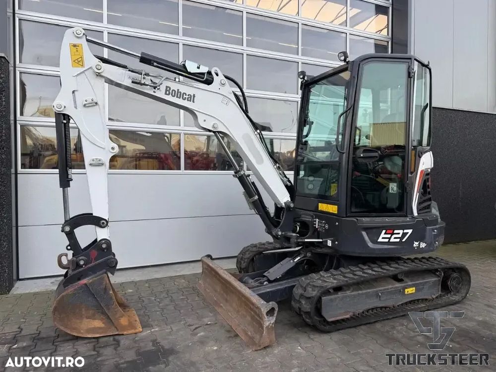 Bobcat E27 - 1