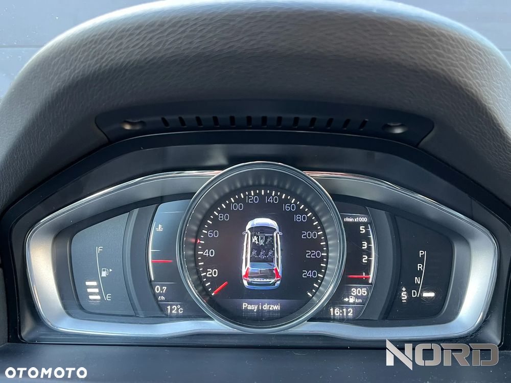 Volvo V70 D2 Geartronic Momentum - 25