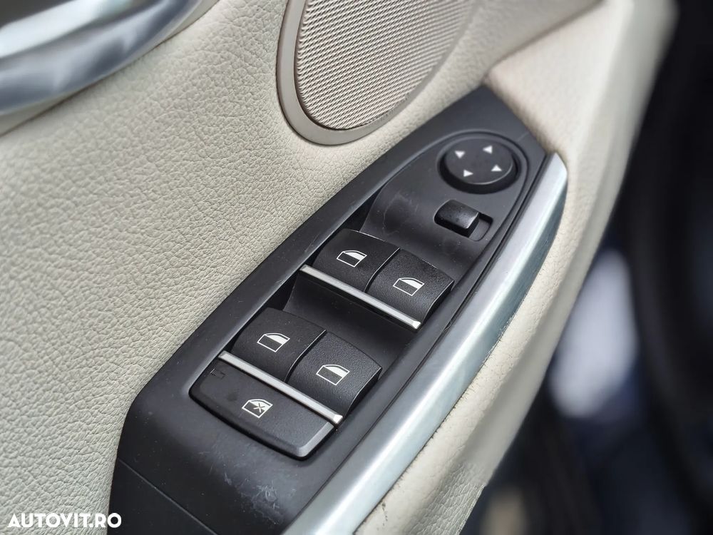 BMW Seria 5 520d Gran Turismo - 34