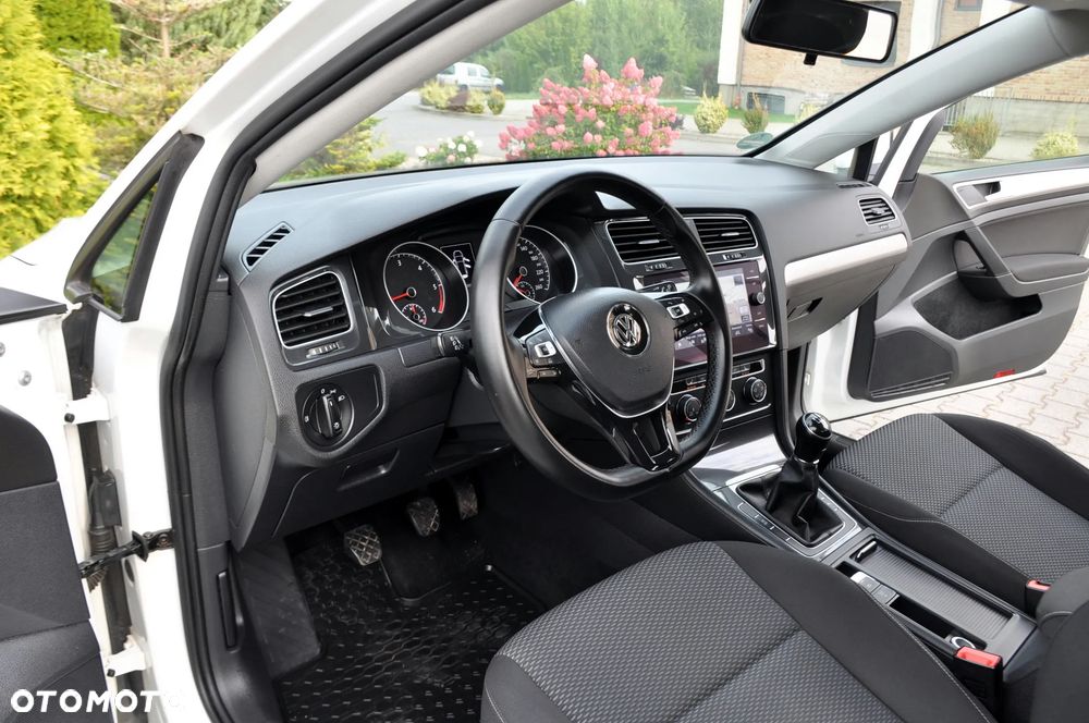 Volkswagen Golf Variant - 22