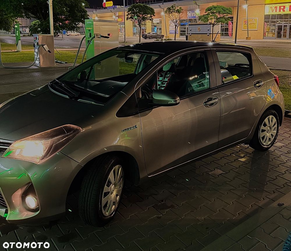 Toyota Yaris Hybrid 100 Dynamic EU6 - 3