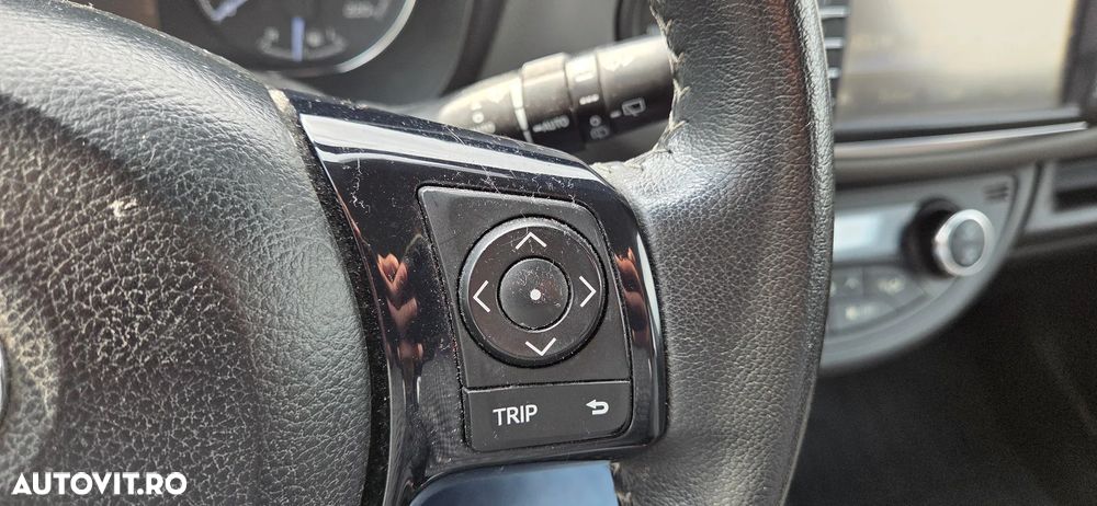 Toyota Yaris 1.5 VVT-i HSD Luna - 24