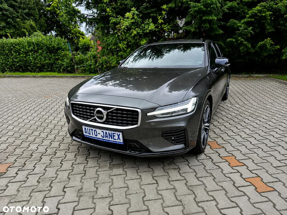 Volvo V60 T8 AWD Plug-In Hybrid R-Design - 2