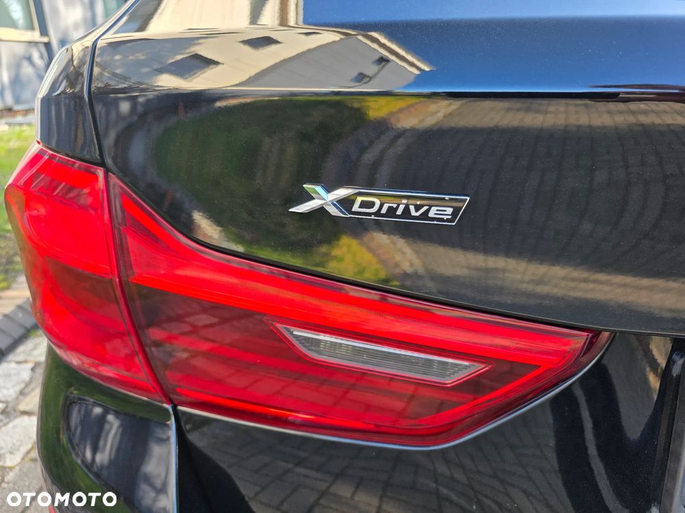 BMW Seria 5 520e Luxury Line - 13