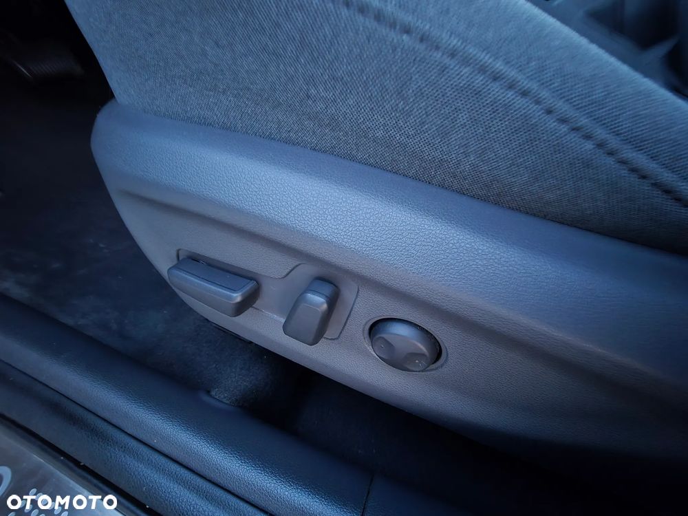 Hyundai IONIQ Hybrid Premium - 12