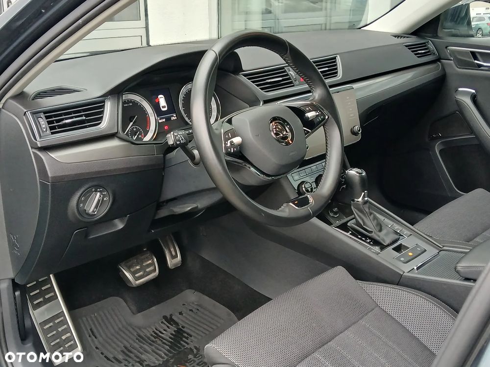 Skoda Superb 2.0 TDI SCR Style DSG - 8