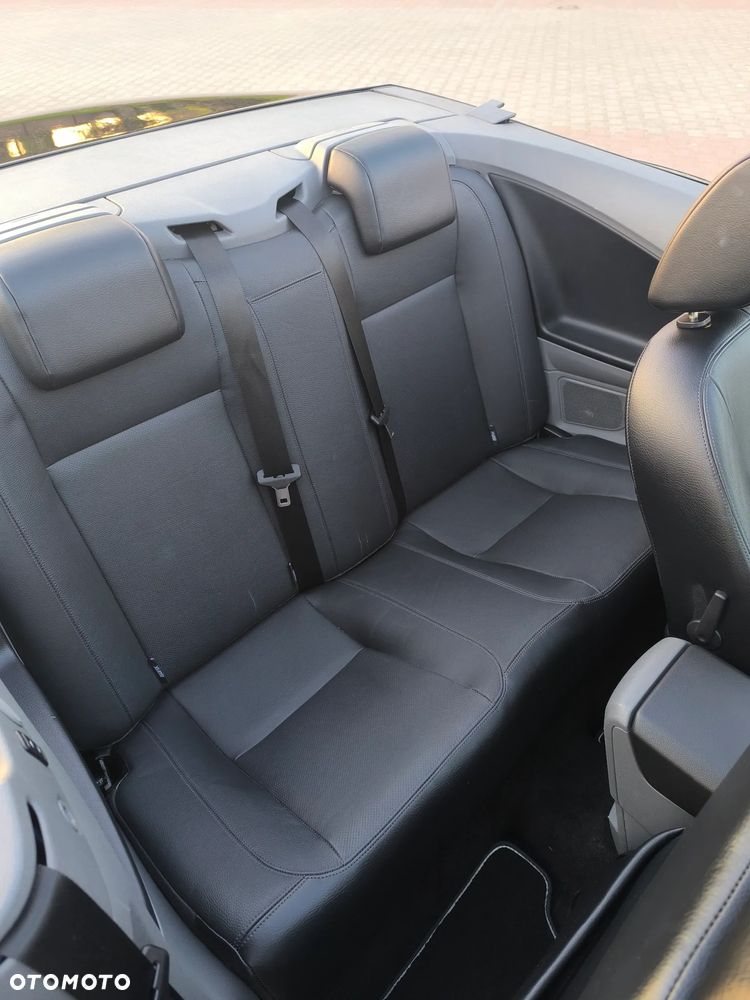 Ford Focus 2.0 TDCi DPF Ghia - 11