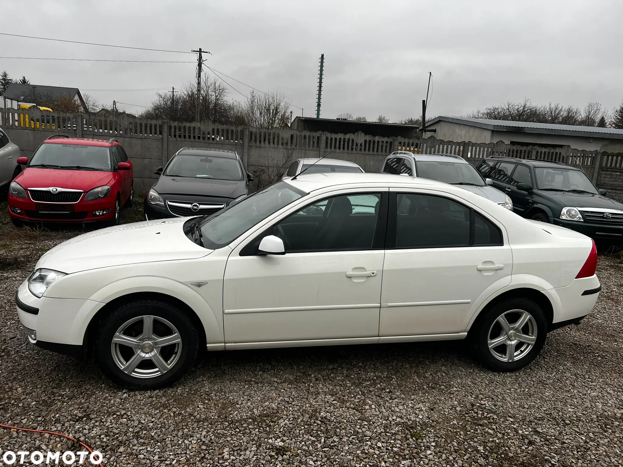 Ford Mondeo 2.0 Ambiente - 12