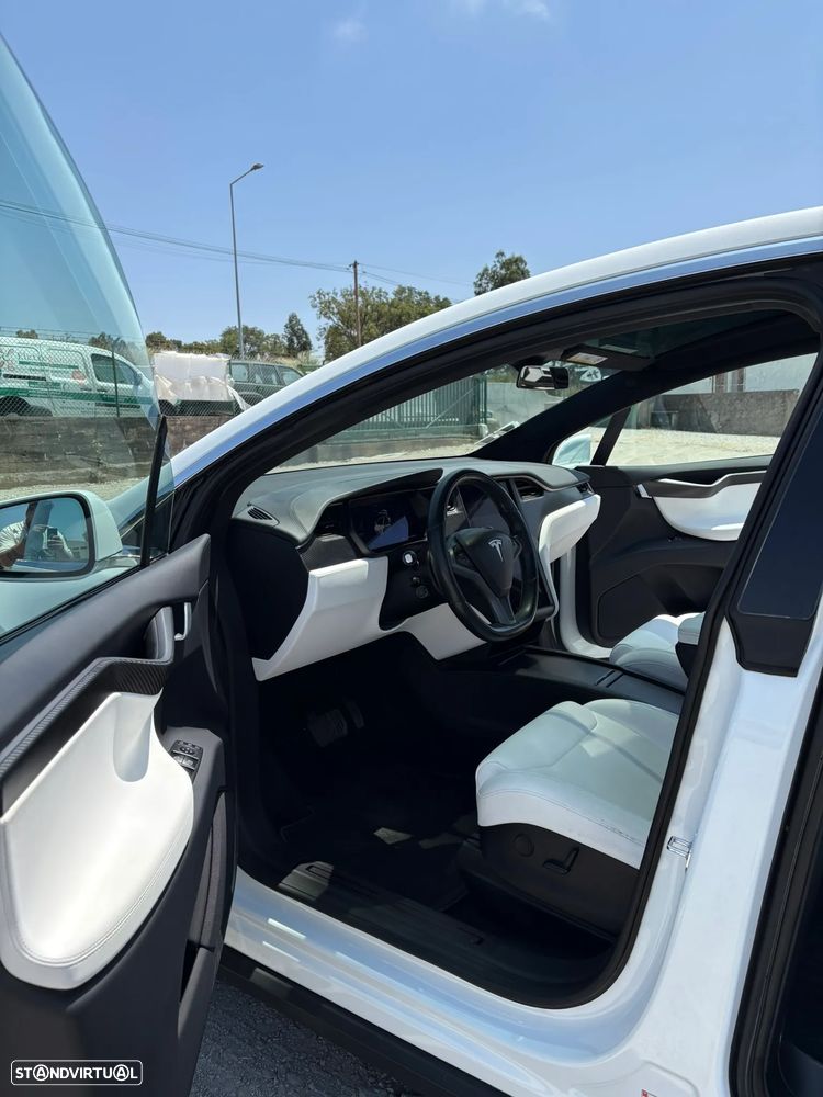 Tesla Model X 100D - 11