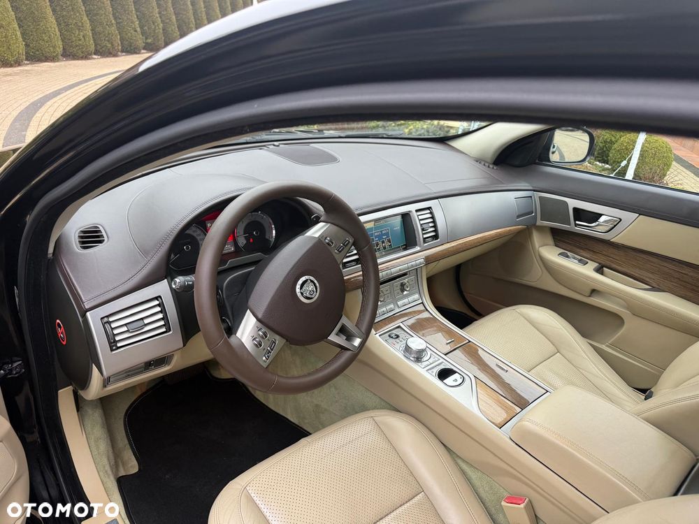 Jaguar XF 3.0 V6 S - 4
