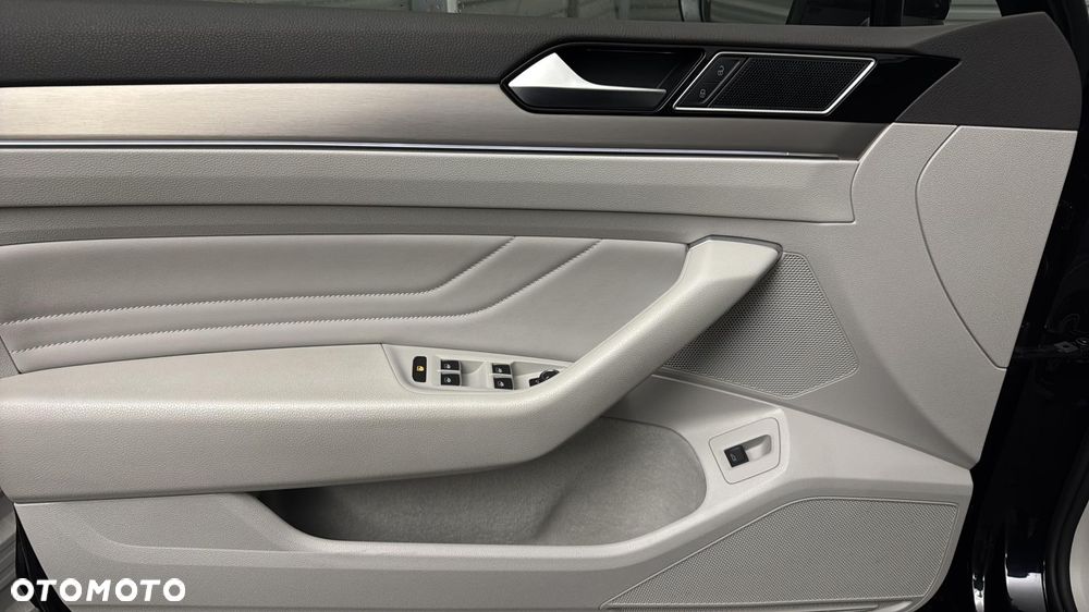 Volkswagen Passat 2.0 TDI EVO Elegance DSG - 11