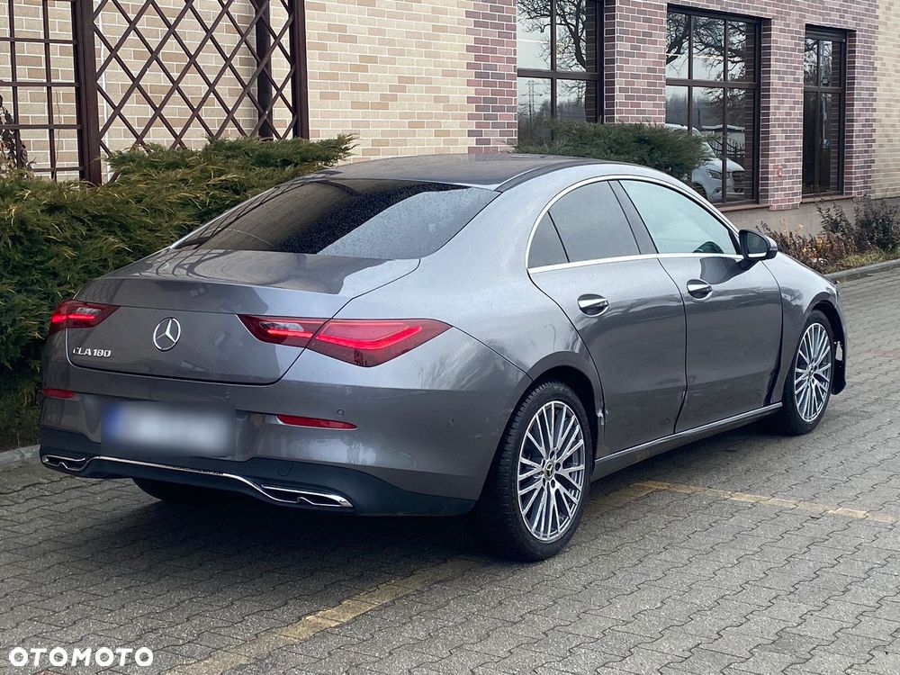 Mercedes-Benz CLA 180 Progressive 7G-DCT - 9