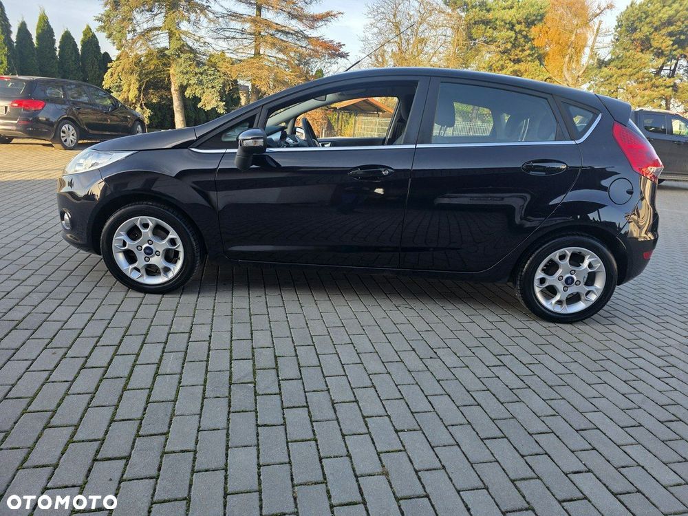 Ford Fiesta - 32