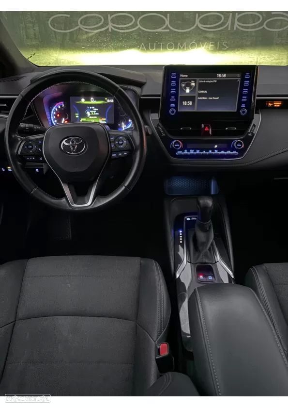 Toyota Corolla Touring Sports 1.8 Hybrid Comfort+P.Sport - 14