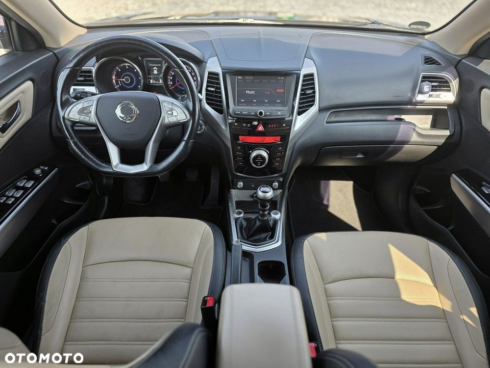 SsangYong/KGM Tivoli 1.6 D Crystal Base - 5