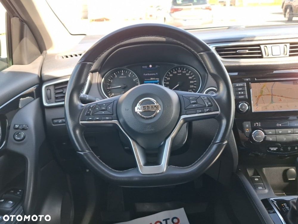 Nissan Qashqai 1.3 DIG-T N-Connecta DCT - 9